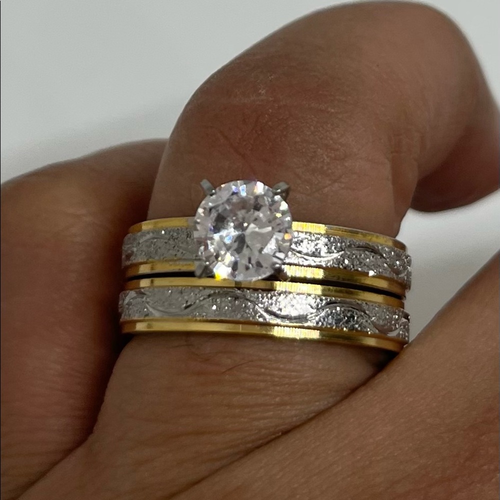 Cubic Zirconia wedding band set